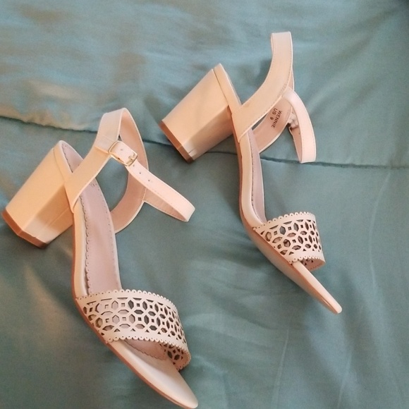 Shoes - Picture 3 of 4